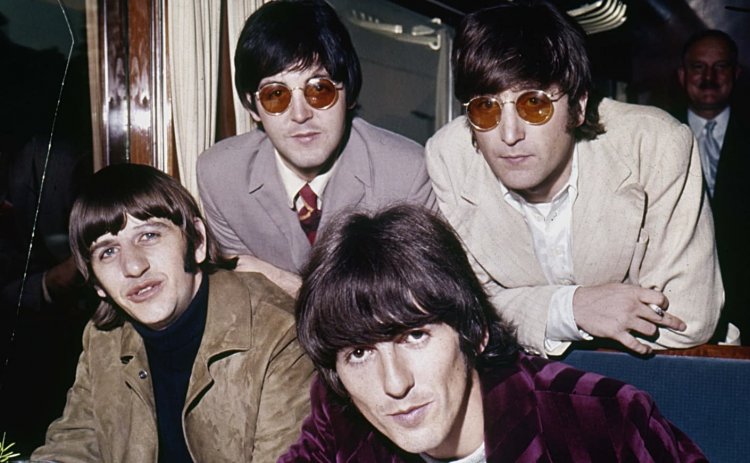 Dalam bentuk NFT, Catatan Tangan Lagu “Hey Jude” Milik The Beatles Ini Laku Dengan Harga Rp1,1 Miliar