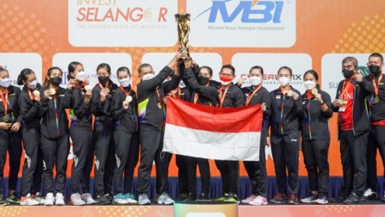 Tim Beregu Putri Indonesia Menjuarai Badminton Asia Team Championship 2022