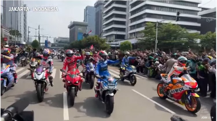 Parade di Jakarta, Para Rider Kelas Dunia Sapa Antusias Fans di Sepanjang Jalan