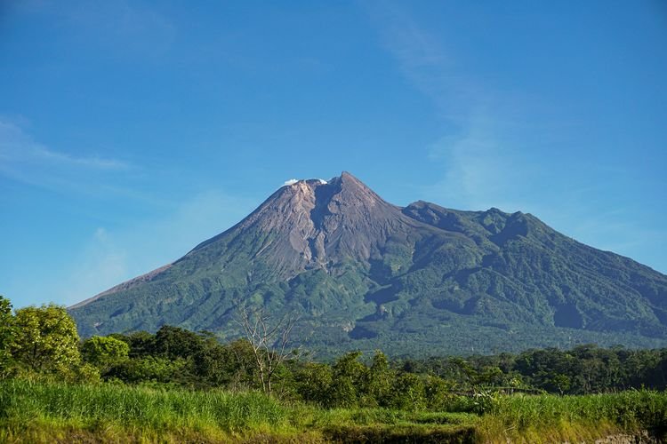 UPDATE Maret 2022: Gunung Merapi Tak Keluarkan Lava Pijar serta Awan Panas