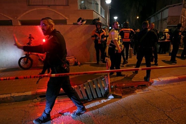 Pria Bersenjata Membunuh Lima Orang di Israel