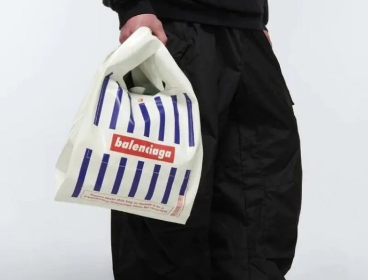 Balenciaga Merilis Tas Seharga RP17 Juta yang Mirip Plastik Supermarket