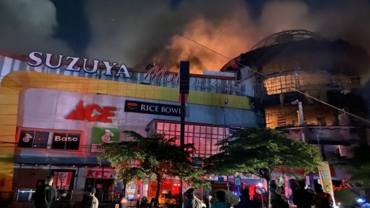 Kebakaran Suzuya Mall Banda Aceh Hanguskan Seluruh Lantai