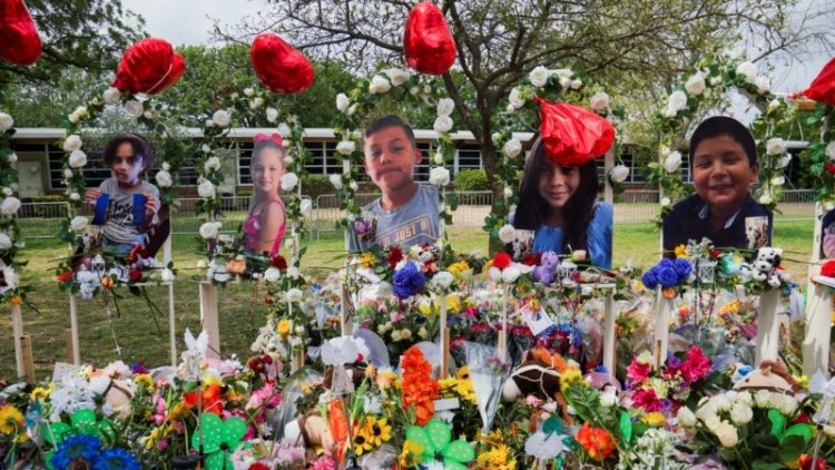 Korban-korban Penembakan Massal di Sekolah Dasar Texas Mulai Dimakamkan
