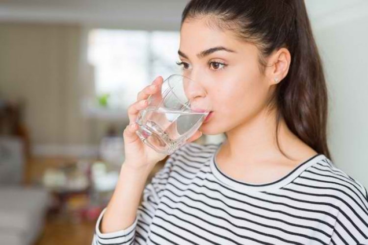 Sembilan Efek yang Kamu Rasakan Jika Konsumsi Air Putih Secara Rutin