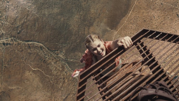 Review Film:  FALL, Terjebak di Menara Tinggi  yang Mendebarkan