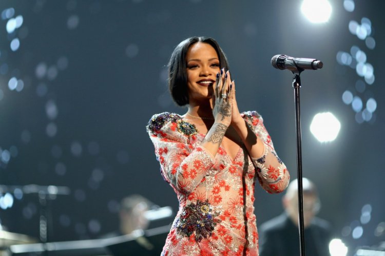 Rihanna akan tampil di "Super Bowl" 2023!