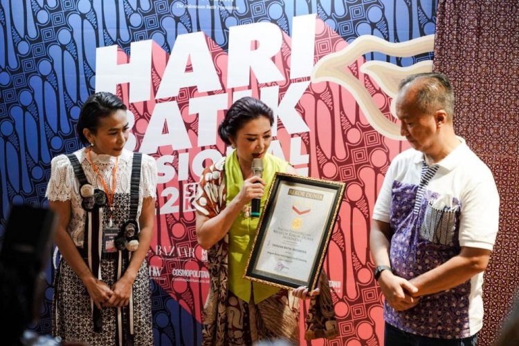 Yayasan Batik Indonesia Cetak Rekor MURI Di Hari Batik Nasional 2022