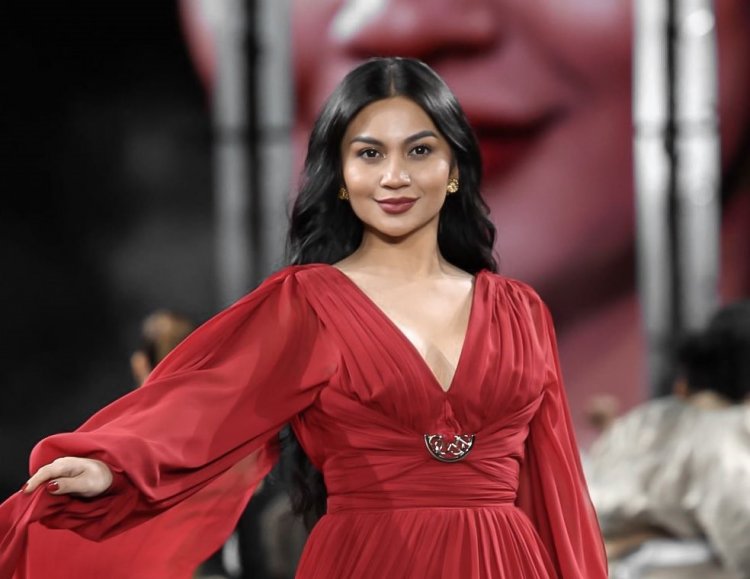 Bangga, Ariel Tatum Jadi Wanita Indonesia Pertama Tampil di Paris Fashion Week!