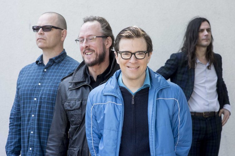 Keren! Weezer bawakan "Anak Sekolah"  di Soundrenaline 2022