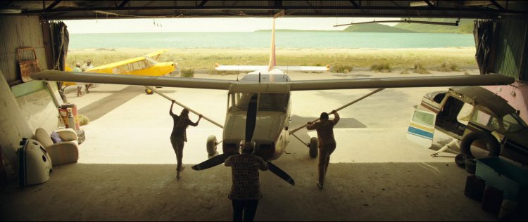 Film Horizon Line: Terbang atau Mati