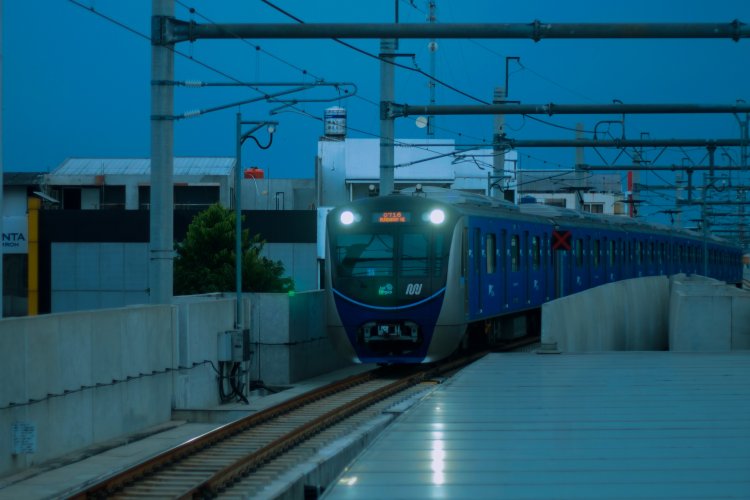 MRT Jakarta Raih Ketepatan Waktu Hampir 100 Persen Selama 2022