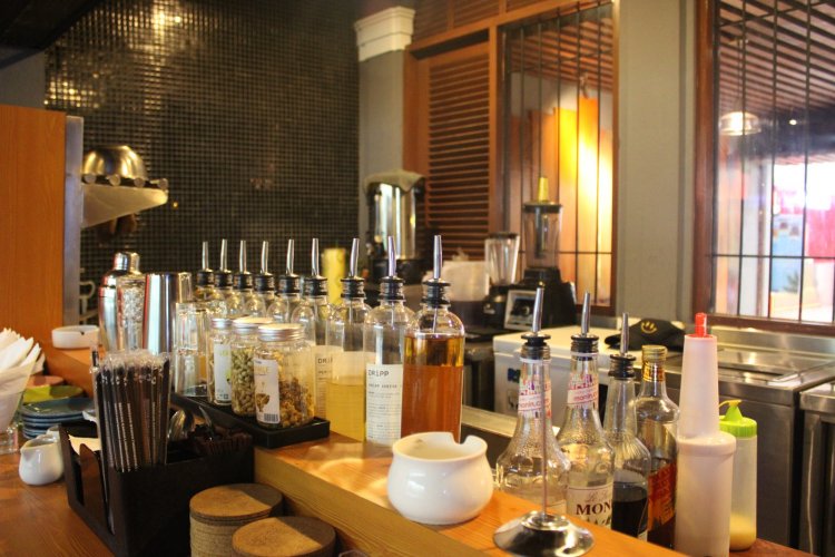 Rubama Coffee & Eatery, Tempat Nongkrong Berkonsep Seperti Dibawah Tanah