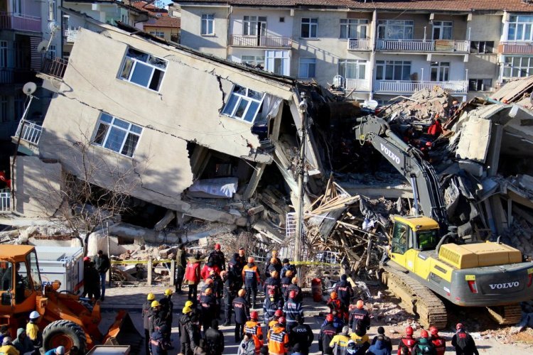 Gempa Magnitudo  7,8 Guncang Turki, Terasa Hingga Suriah