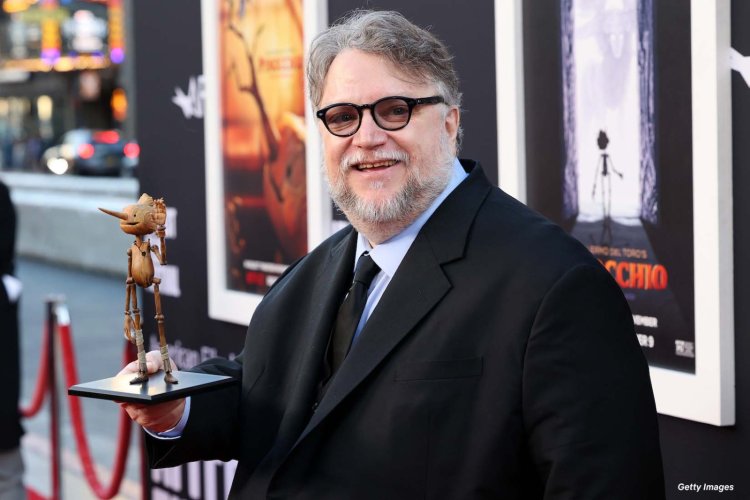 Guillermo del Toro Ingin Buat Trilogi Film Frankenstein