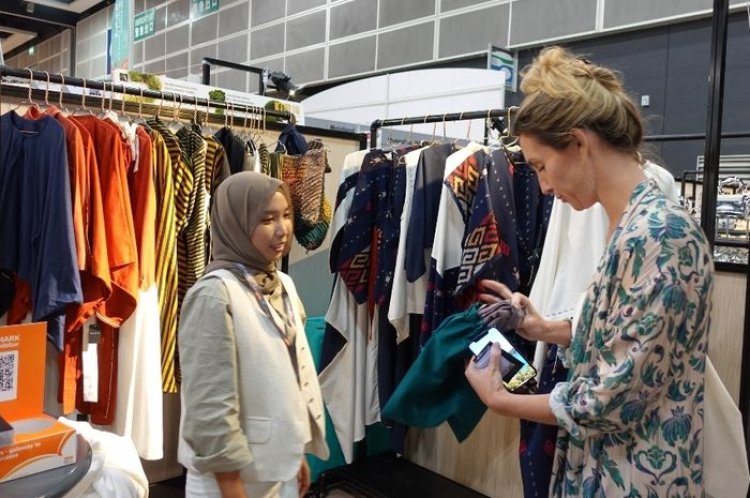 Keren! Zero Waste Fashion Karya Pelajar SMK Kudus Ini Berhasil Dipesan Banyak Negara