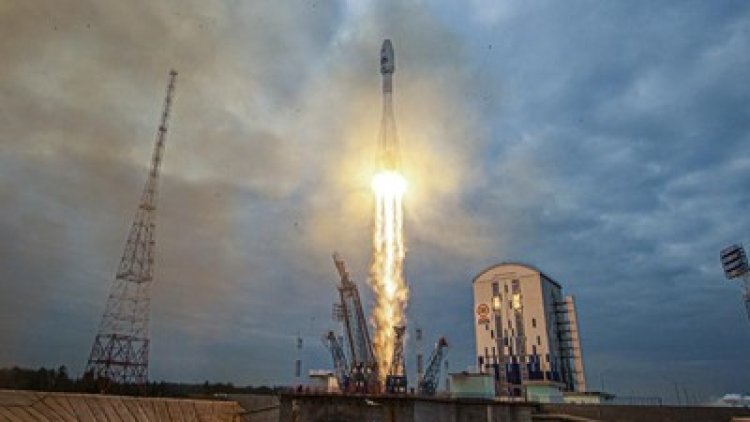 Pesawat Luna-25 Milik Rusia Tabrak Permukaan Bulan