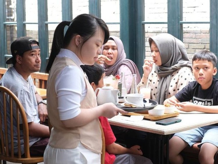 Onni House! Sebuah Restoran di Surabaya Ajak Orang Berkebutuhan Khusus Jadi Pelayan