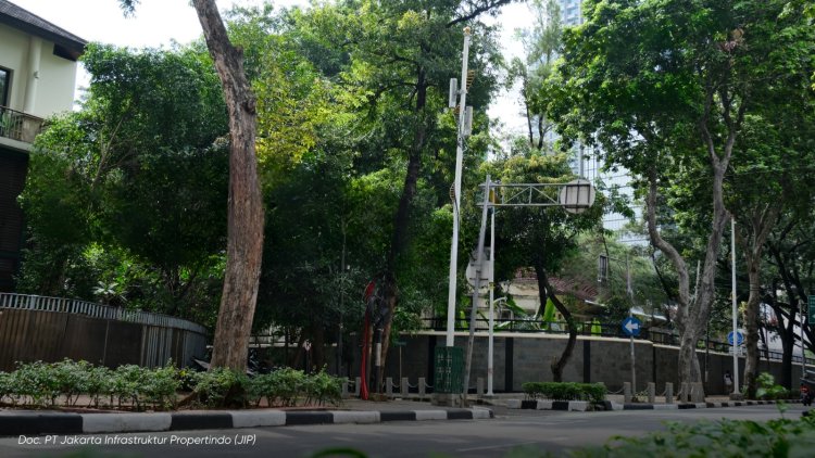 PT JIP Hadirkan Penerangan Jalan Umum (PJU) Pintar di Kawasan Gunawarman, Jakarta Selatan