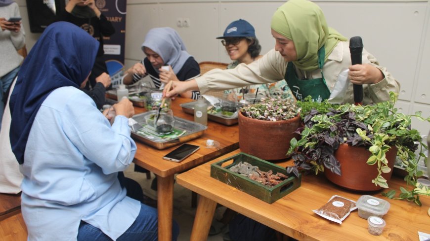 The Sanctuary Bintaro Kembali Gelar “Rabunya Ibu” Bersama PotLand Dengan Mengadakan “Terrarium Workshop”