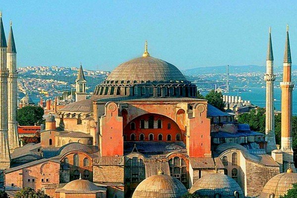 Bahagia, Besok Muslim Turki akan Lakukan Salat Jumat di Hagia Sophia Setelah 85 Tahun