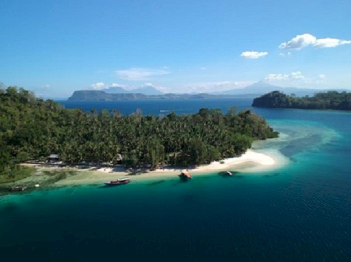 5 Tempat Wisata di Sulawesi Utara, Likupang Yang Eksotis