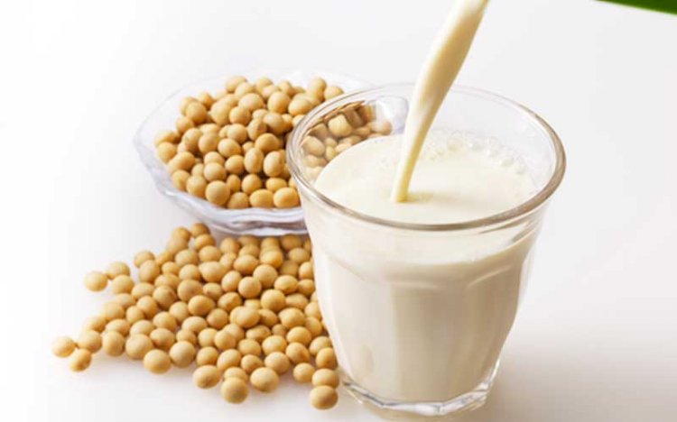 Si Kecil Alergi Protein Susu Sapi? Susu Soya Jadi Alternatifnya!