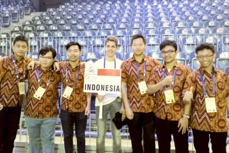 Bangga! Siswa Indonesia Raih 6 Medali di IMO 2021